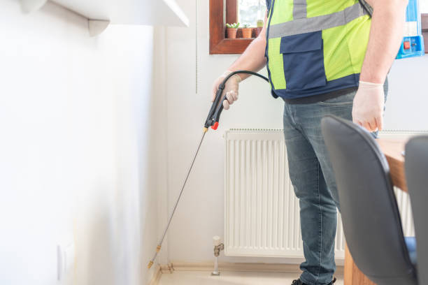 Best Local Pest Control Services  in Village Green Green Ridge, PA